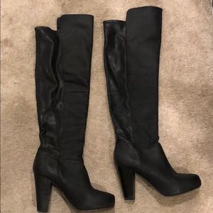 *STEVE MADDEN OVER THE KNEE BOOTS SIZE 6.5*